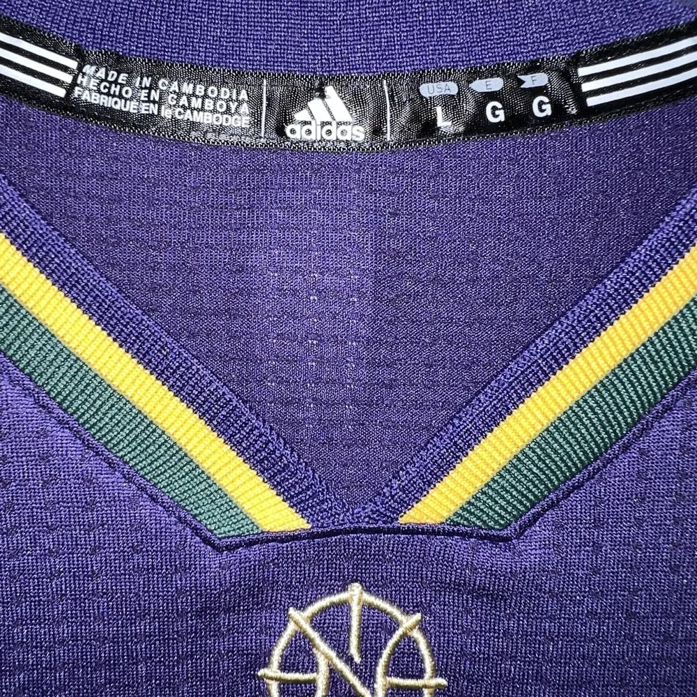 adidas Anthony Davis New Orleans Pelicans Jersey Youth Sz L 14-16 Mardi Gras Tee